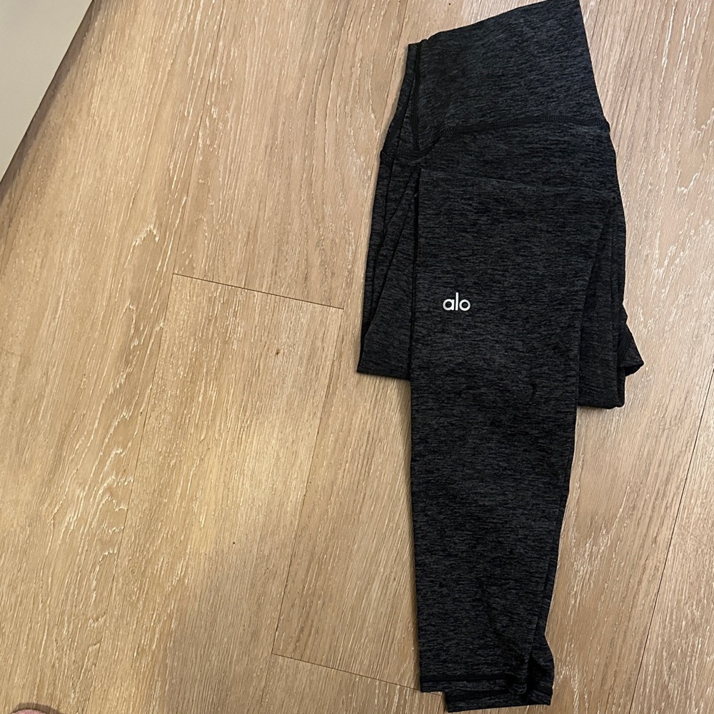 ALO Yoga Charcoal Leggings, LIKE NEW